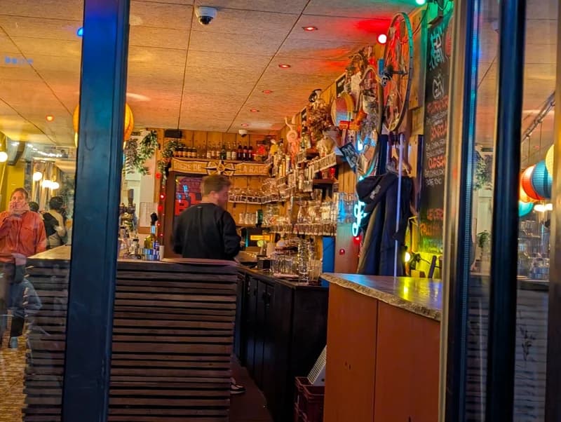 bar