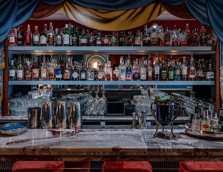 bar