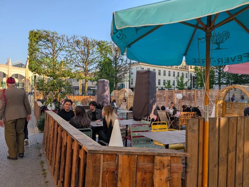 bar