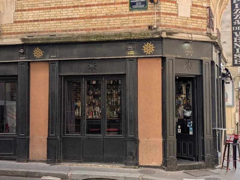 bar