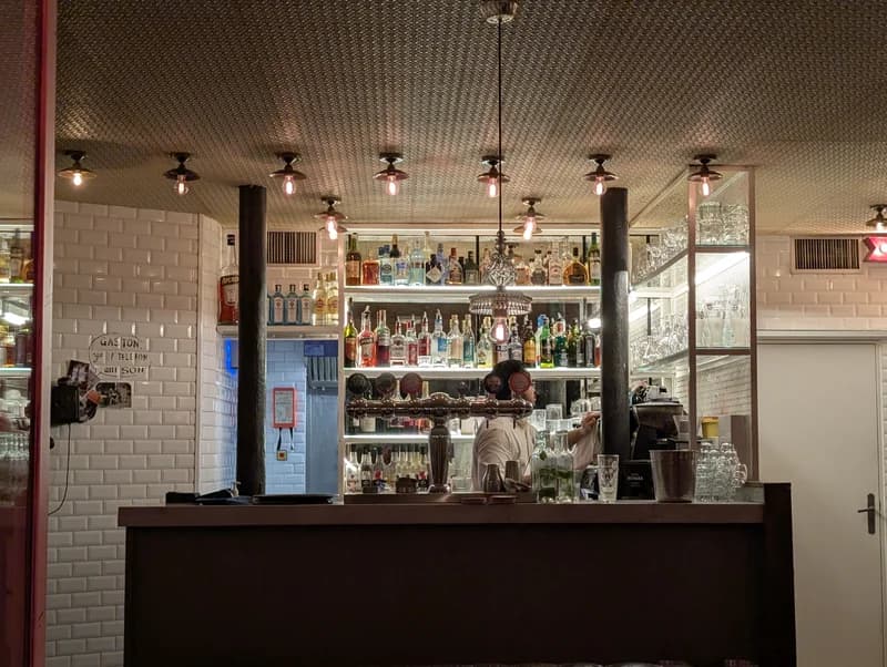 bar