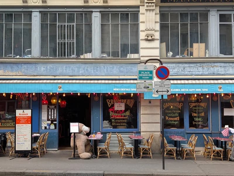 bar