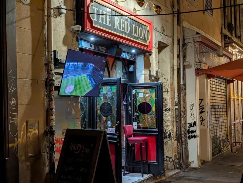 bar