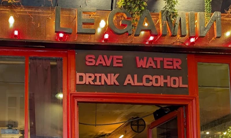 bar
