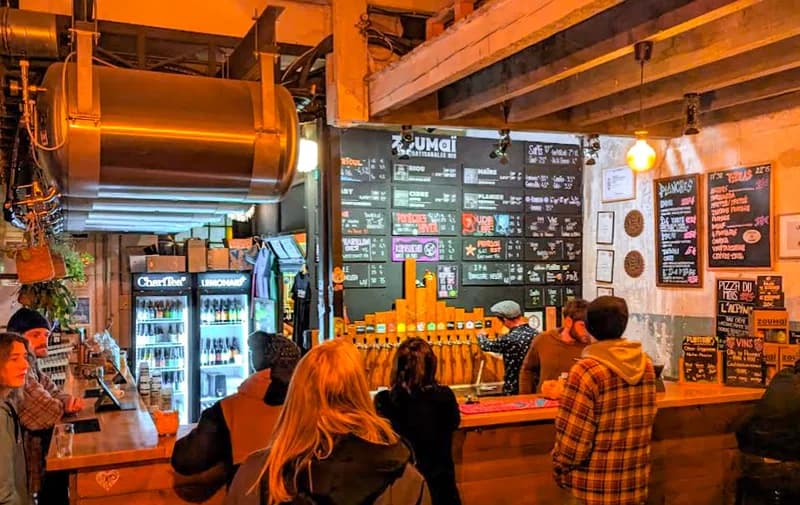 bar