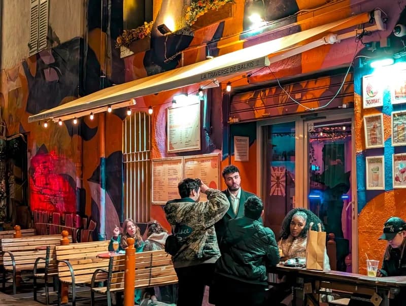 bar