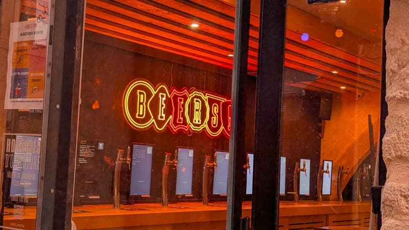 bar