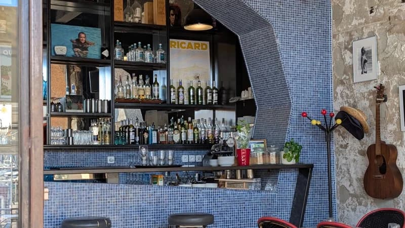 bar