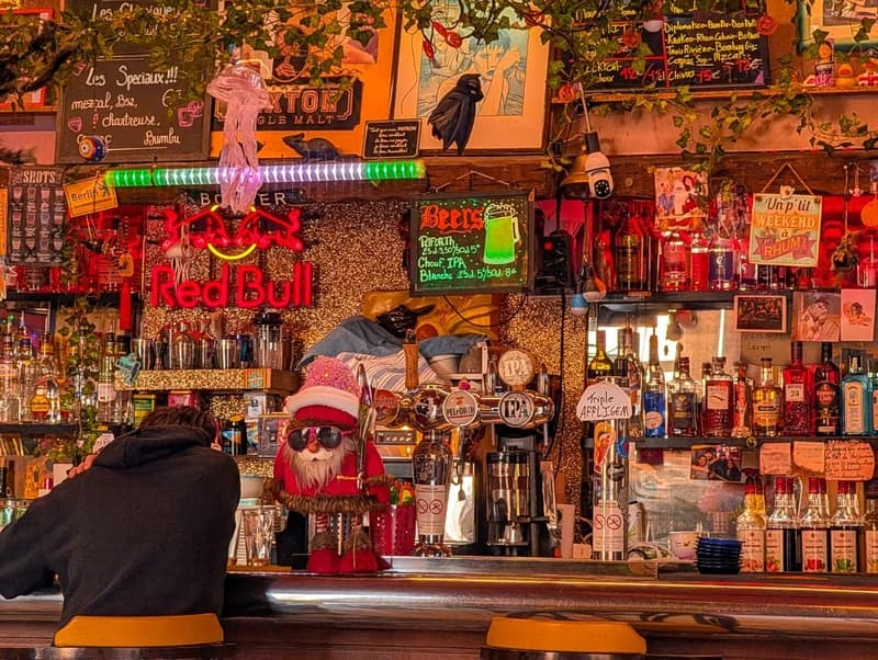 bar