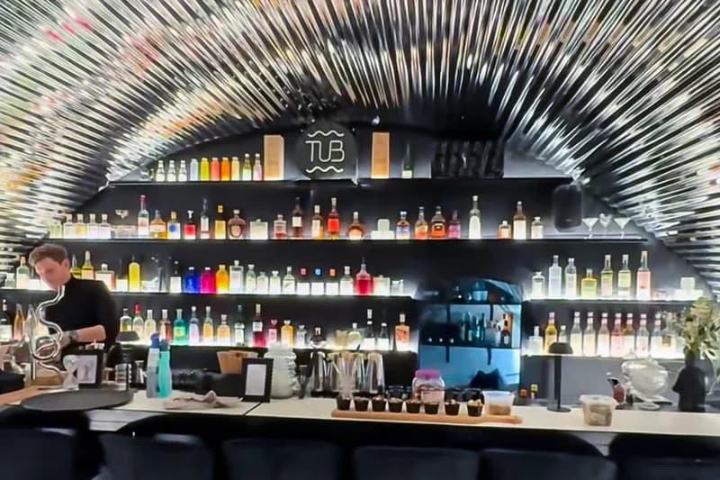 bar