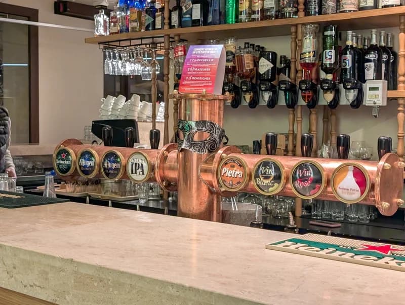 bar