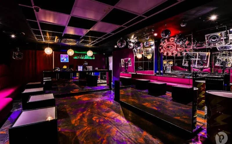 bar