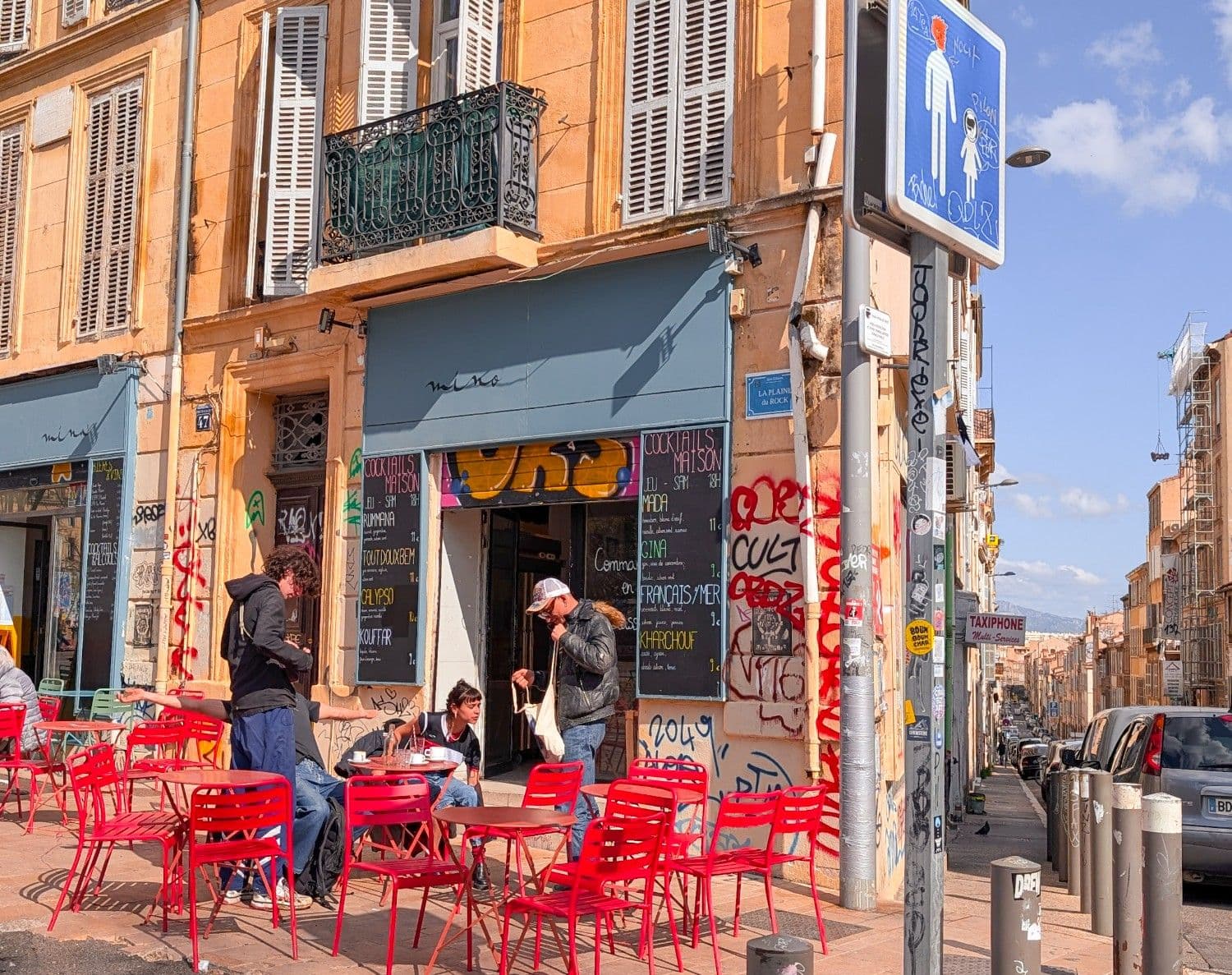bar