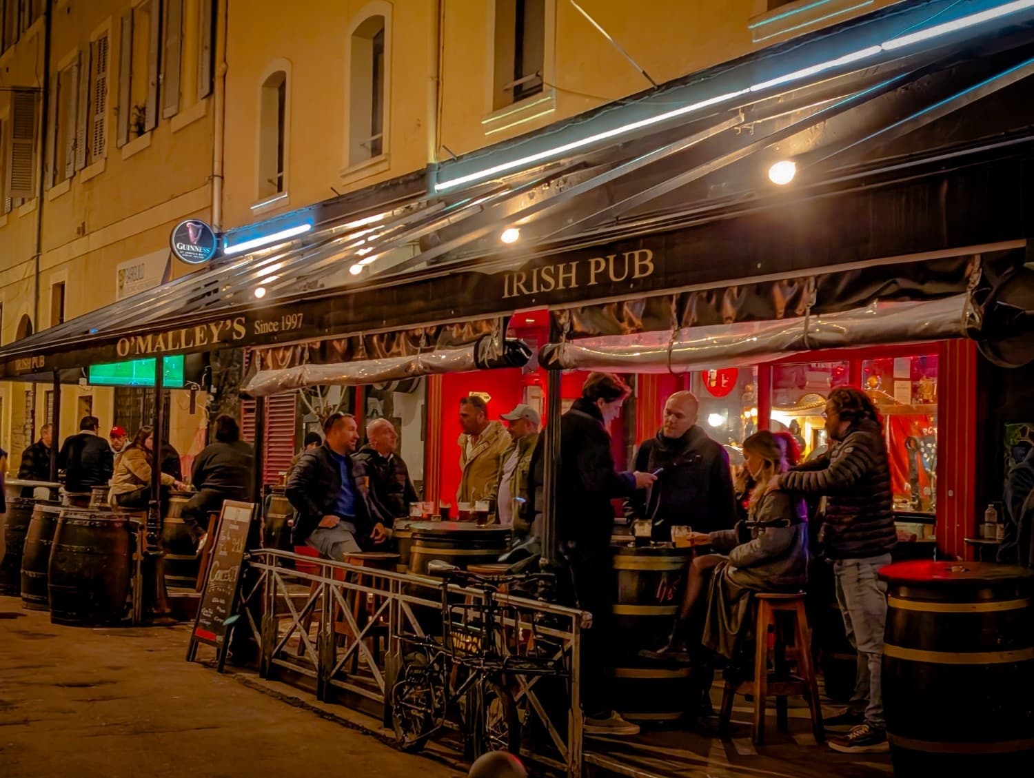 bar