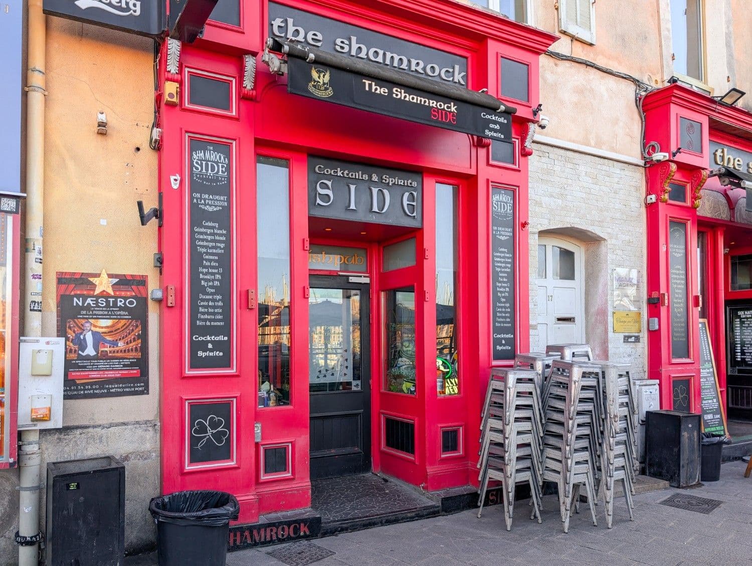 bar