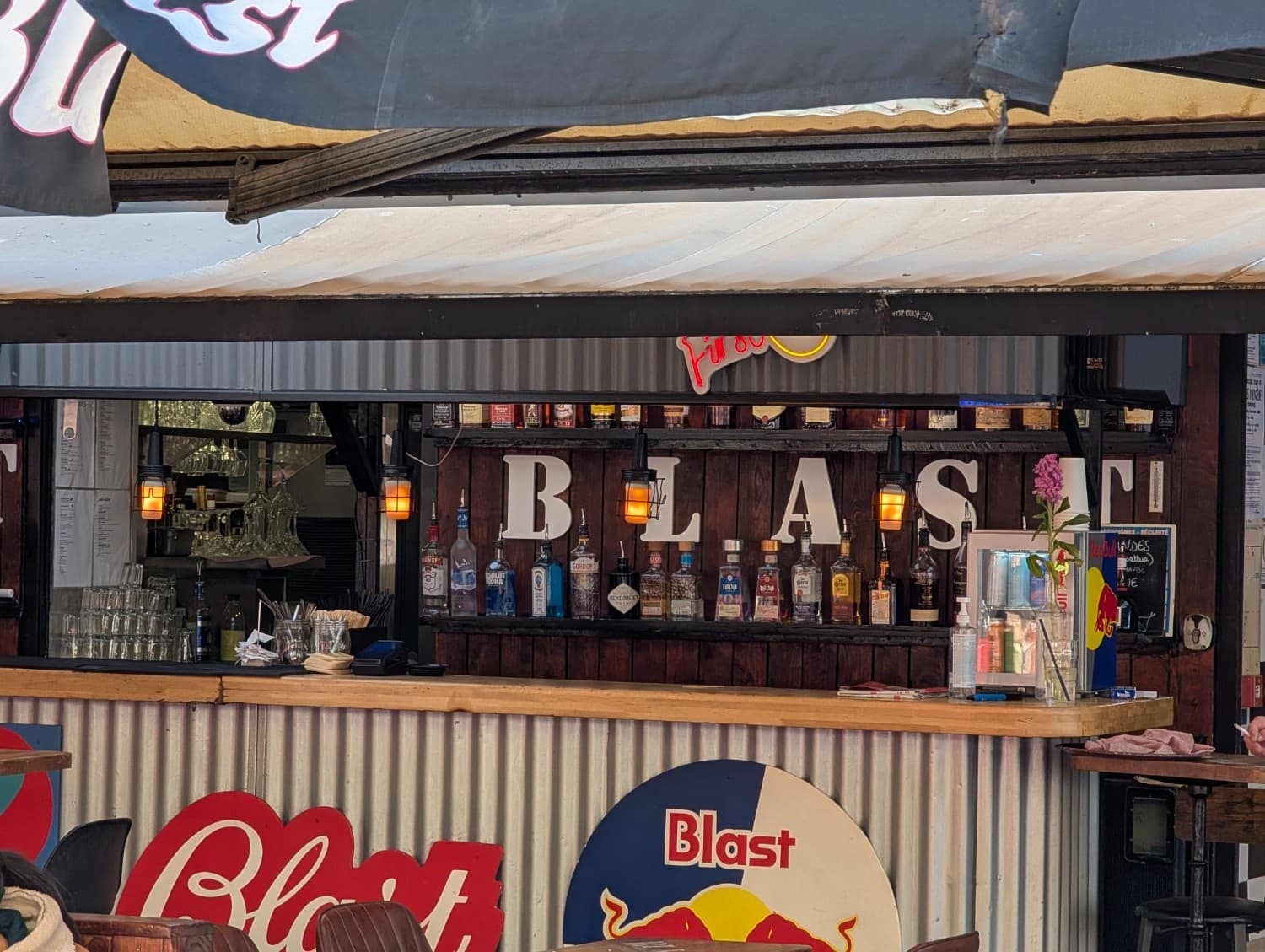 bar