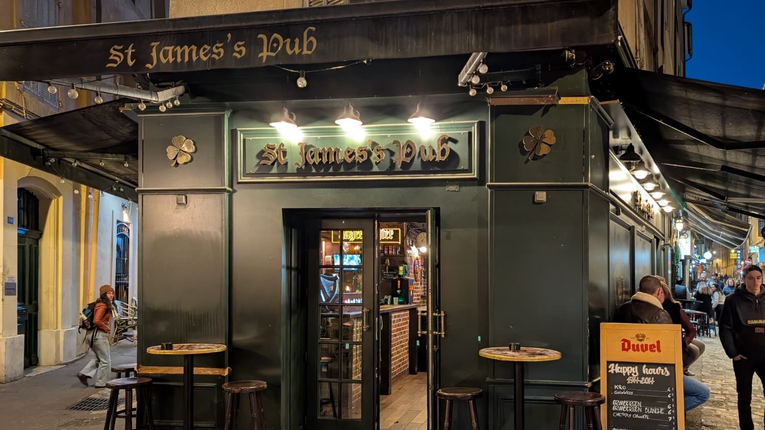bar